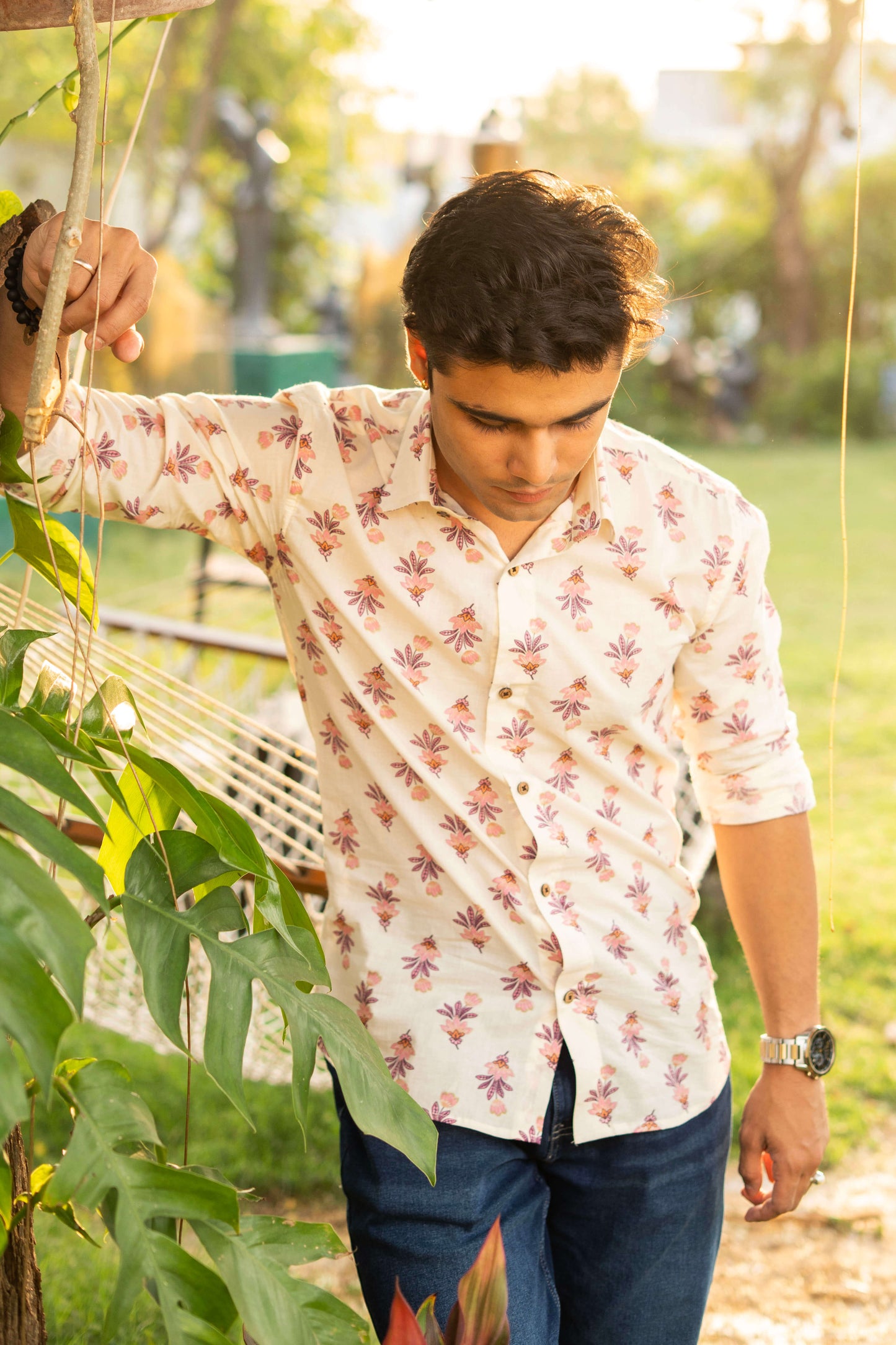 The Daisy White Shirt with Pink Flower Foil Print