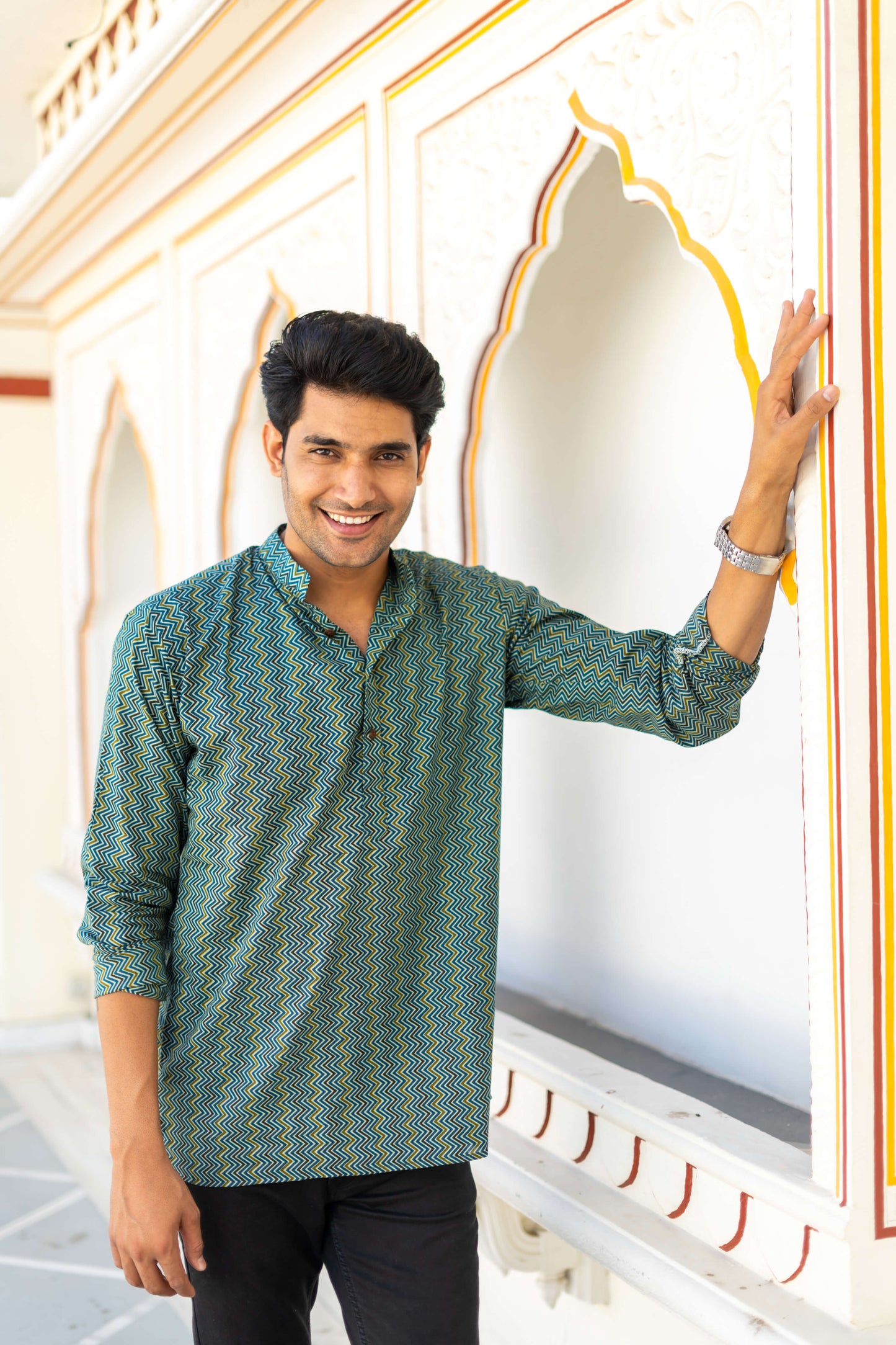 Indian Man Wearing Men's Green Short Kurta With Tribal Zig-Zag Print