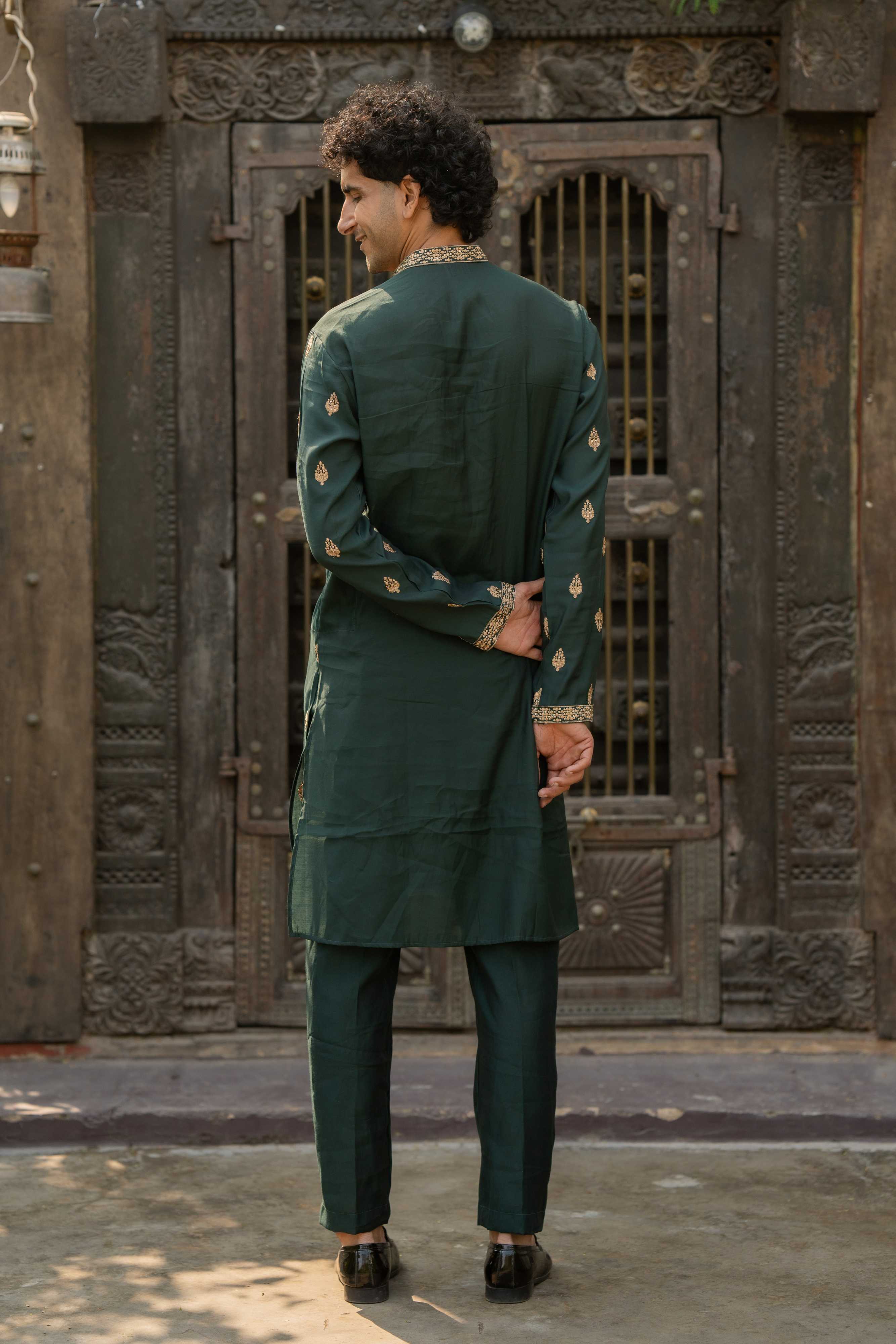 The Green Long Kurta With Butti Embroidery And Sequins Work