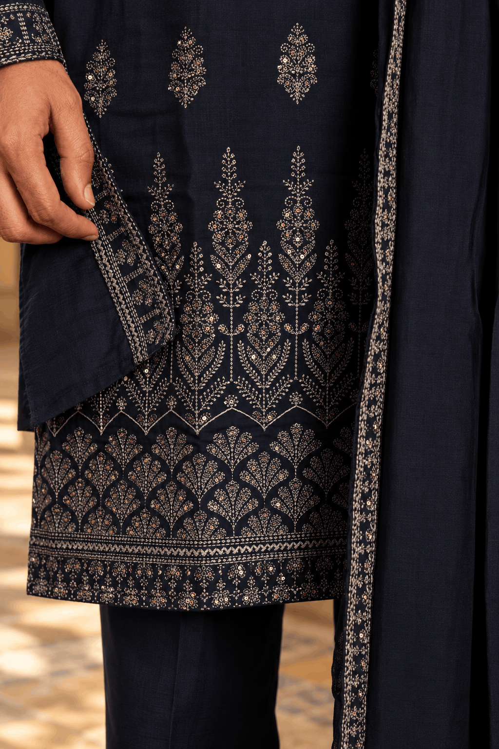 Navy Blue Vine Embroidery Kurta With Dupatta