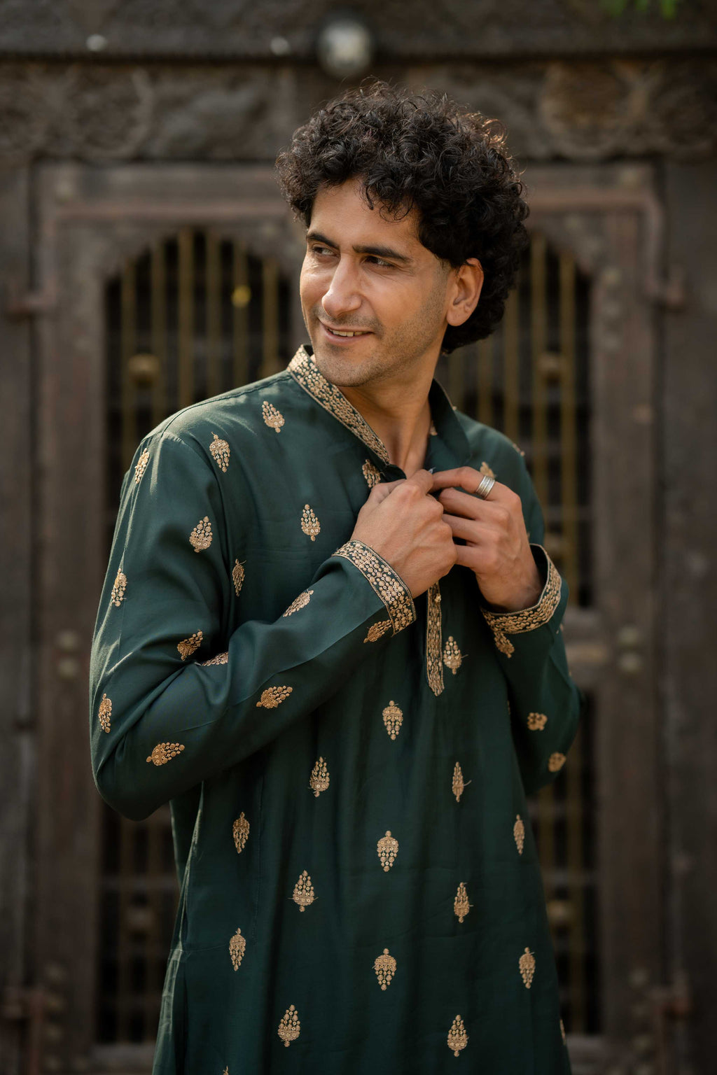 The Green Long Kurta With Butti Embroidery And Sequins Work