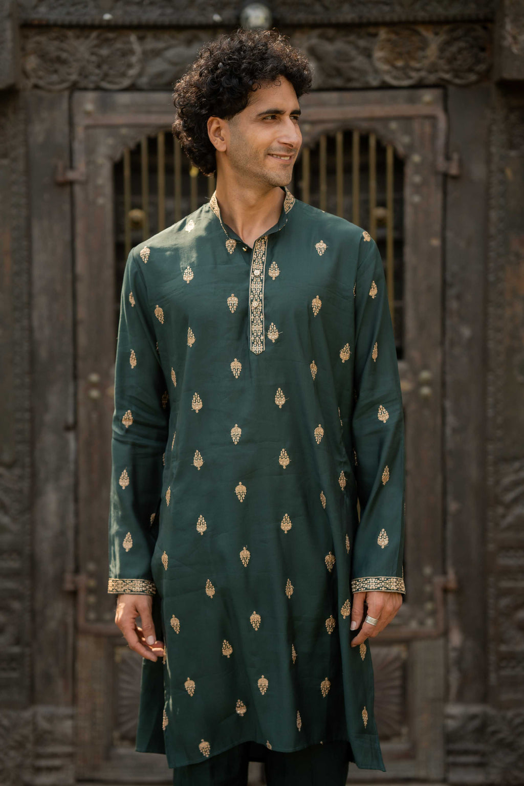 The Green Long Kurta With Butti Embroidery And Sequins Work