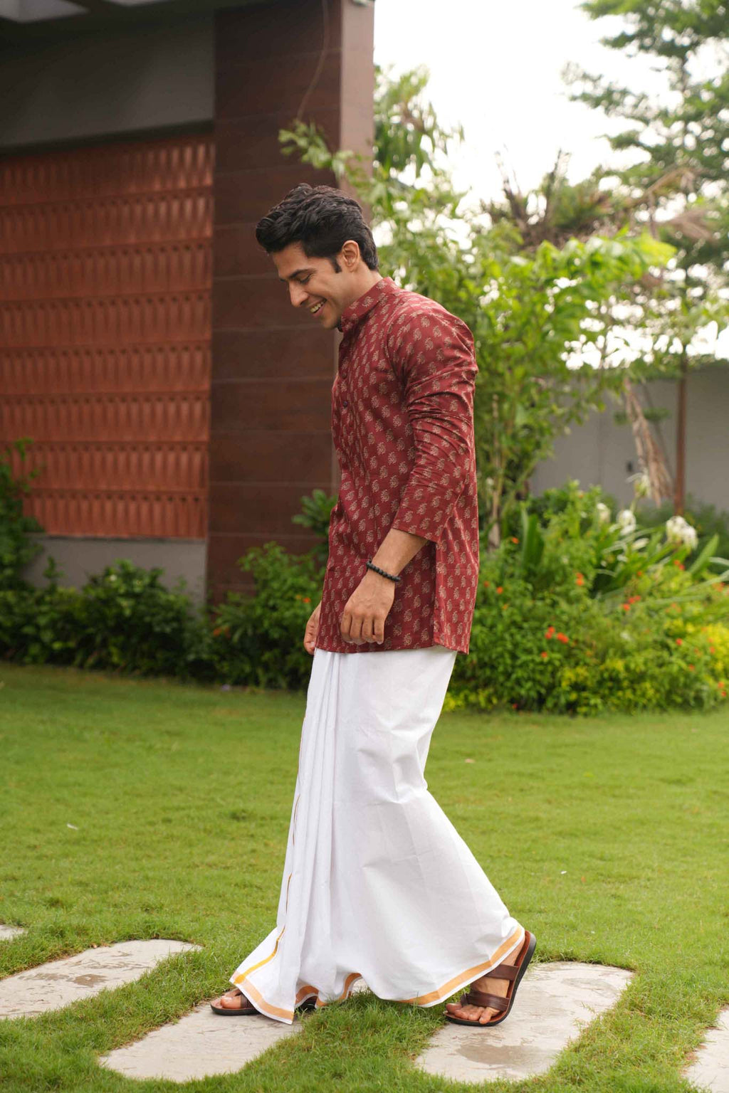 The Autumn Red Butti Print Short Kurta