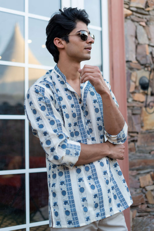 The Off-White Short Kurta With Grey And Blue Floral Stripe Print