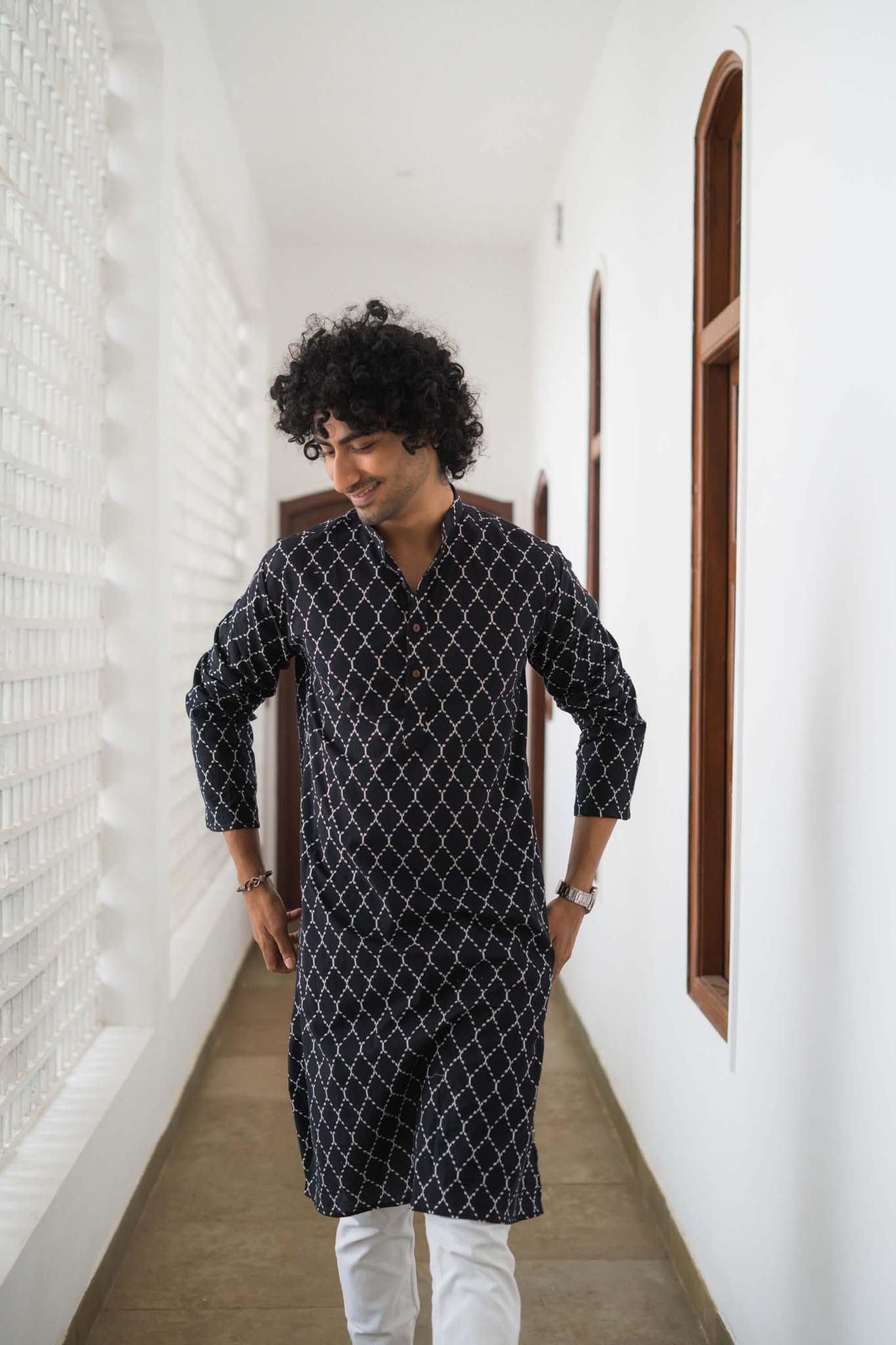 The Black Long Kurta With White Chains Print