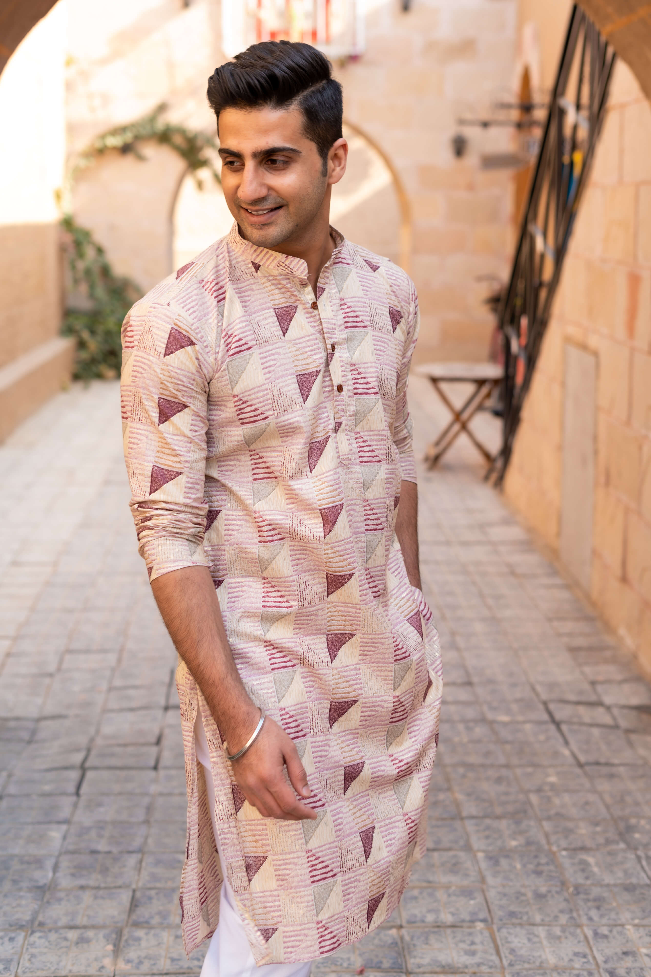 The Tribal Geometric Foil Print Long Kurta In Off-White And Pastel Pink Color
