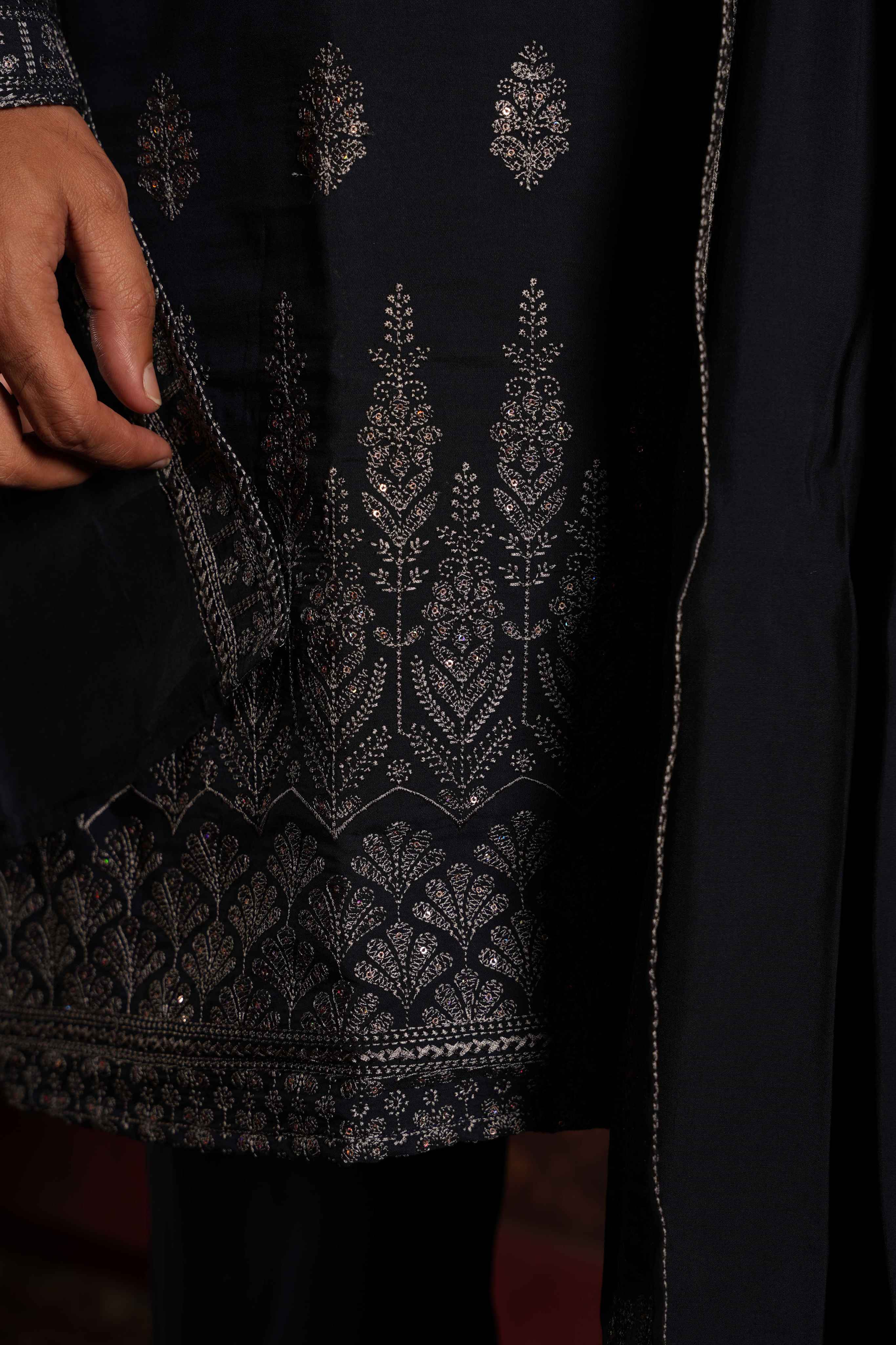 Navy Blue Vine Embroidery Kurta