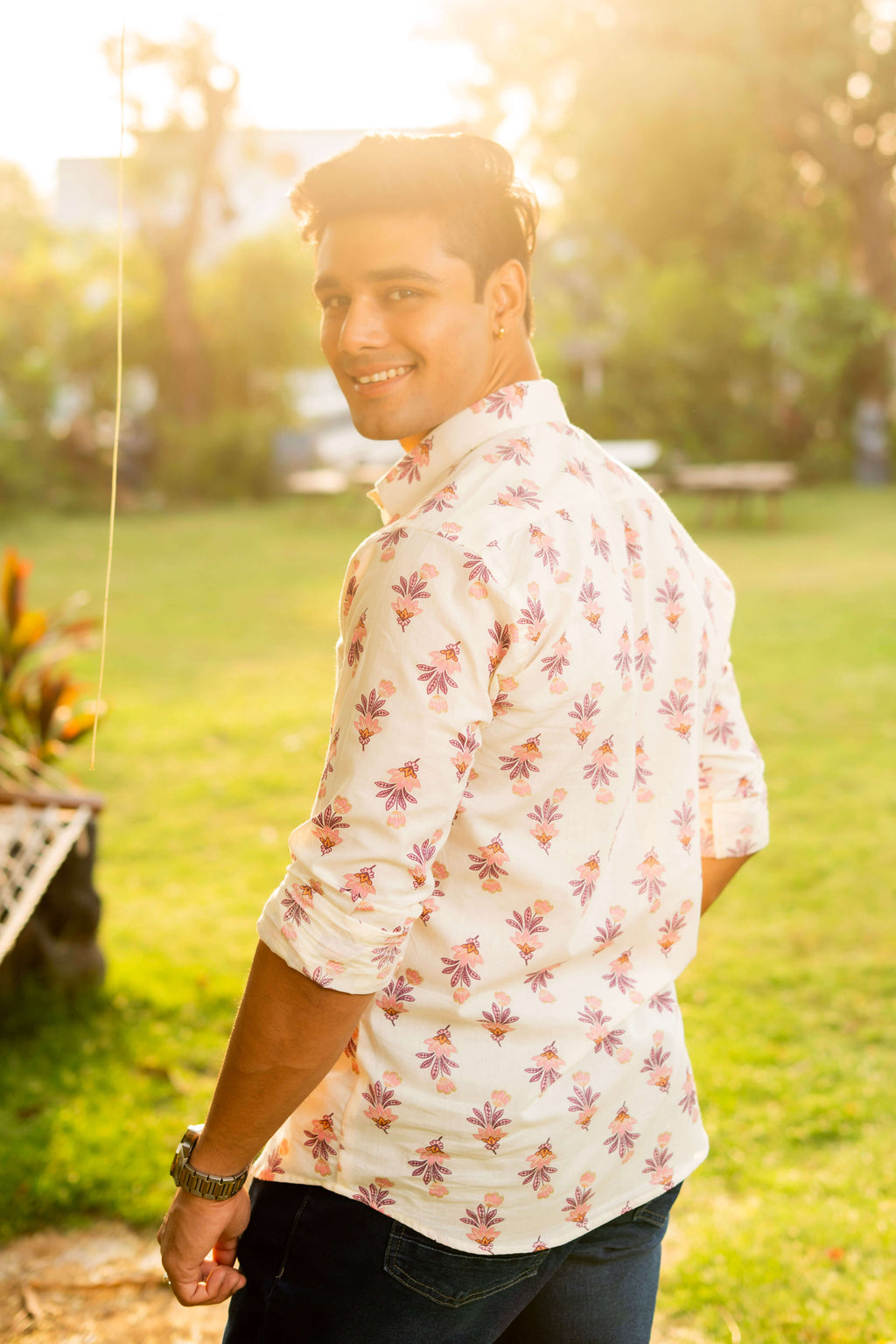 The Daisy White Shirt with Pink Flower Foil Print