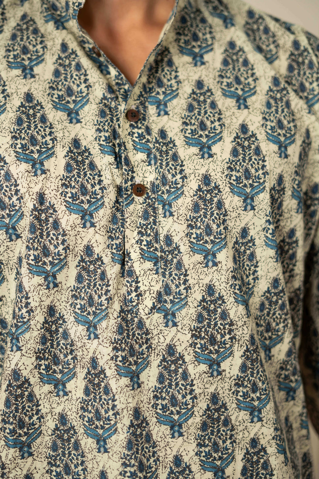 The Aloe Green Short Kurta With Blue Mughal Print