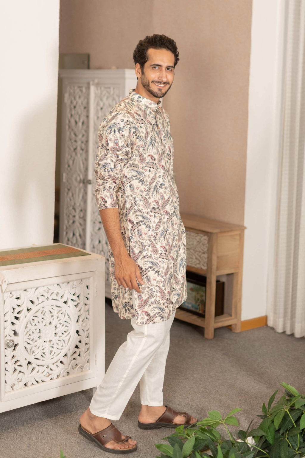 The Off White Long Kurta With Navy and Red Paisley Botanical Foil Print