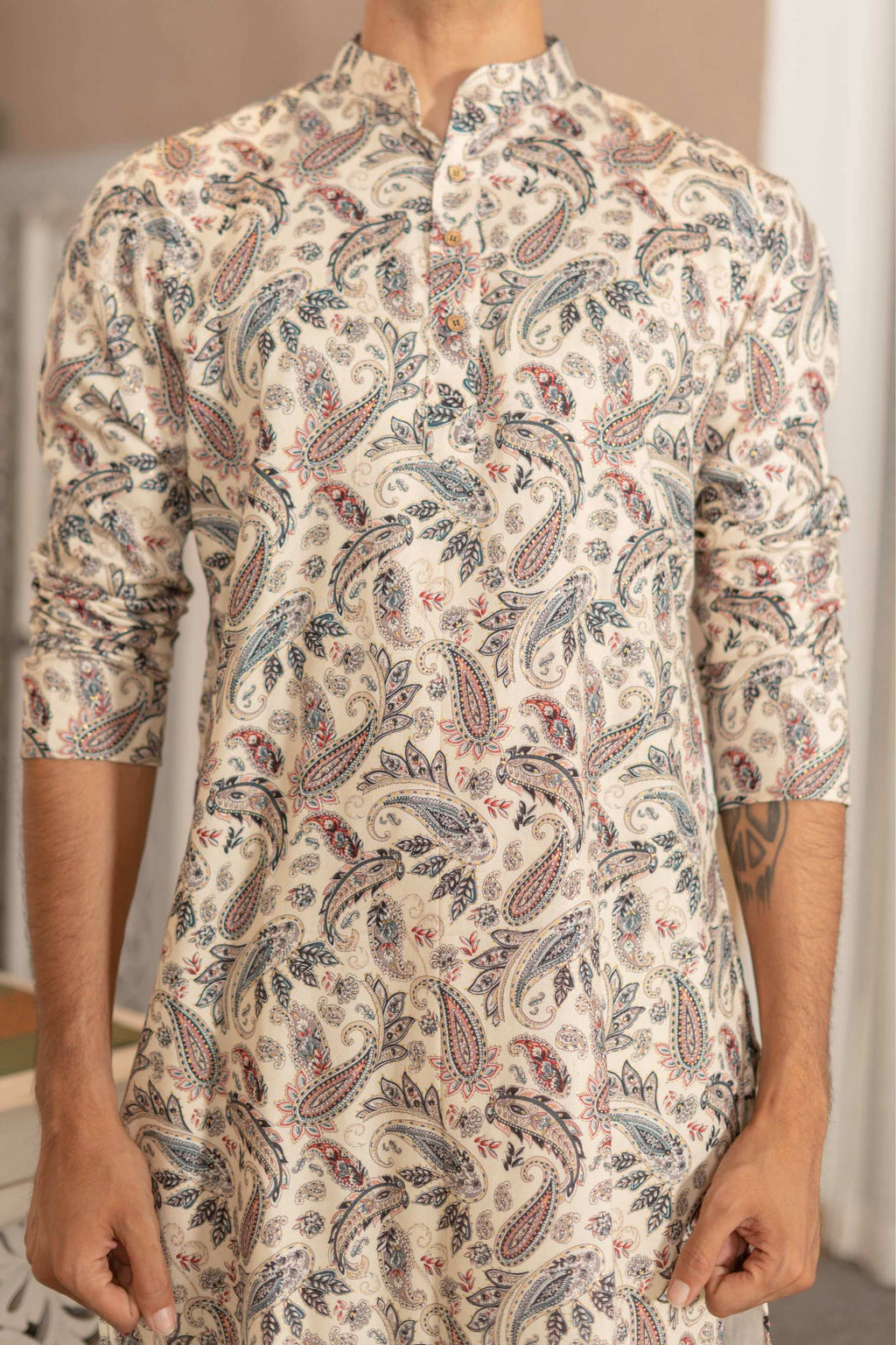 The Off White Long Kurta With Navy and Red Paisley Botanical Foil Print