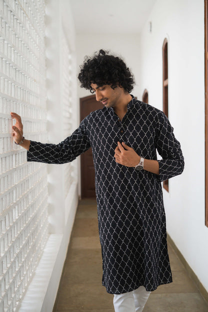 The Black Long Kurta With White Chains Print